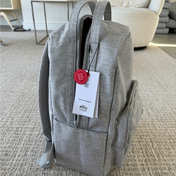 NWT Herschel MILLER backpack in light grey crosshatch - Picture 7 of 12